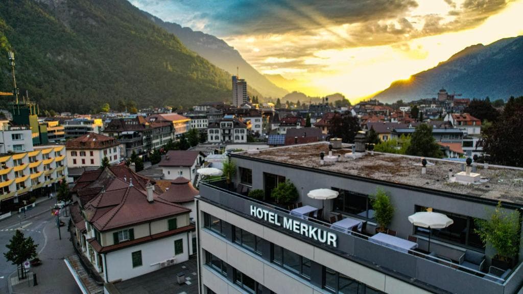 Hotel Merkur West Station